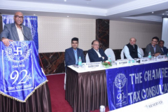Mr. S. S. Mundra, Ex-Dy. Governor, RBI giving his inaugural and keynote address to the delegates. Seen from L to R: S/Shri CA Rajesh P. Shah, Chairman; CA Dilip J. Thakkar, Advisor; CA Hinesh Doshi, President; CA Vipul Choksi, Vice-President and CA Rajesh L. Shah, Co-Chairman